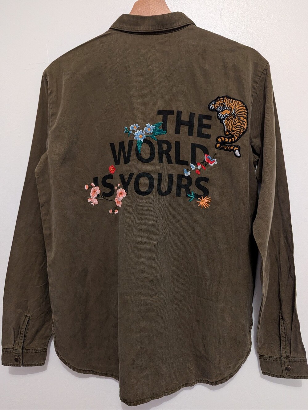 Olive Embroidered Tiger Floral “The World Is Yours” Utility Shirt Sz 36